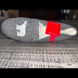 Size 8M Talbots Slippers. Gray with Polar Bear.